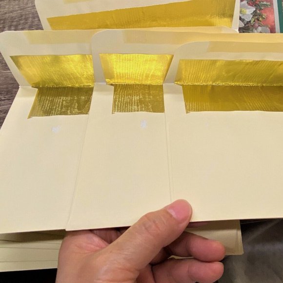 Vintage Prestige Collections 11 Christmas Cards and 11 Foil Lined Envelopes - Picture 4 of 8